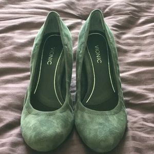 ☀️SALE☀️Vionic Suede Leather Wedges